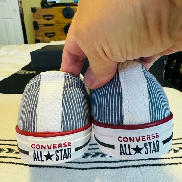 Converse Navy and White Pinstripe Sneakers size 10.5 - Picture 4 of 9